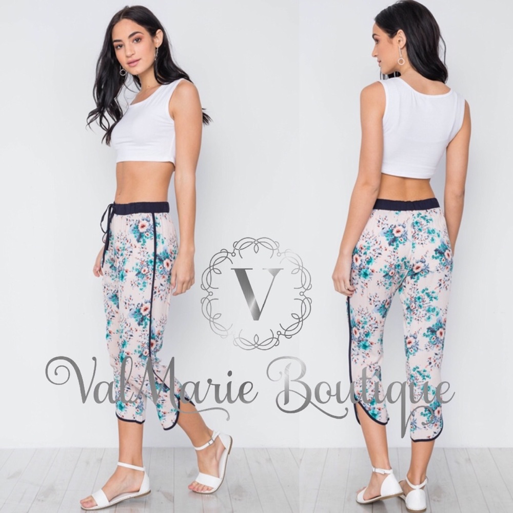LAST 1! light blush floral Capri joggers - Picture 2 of 3